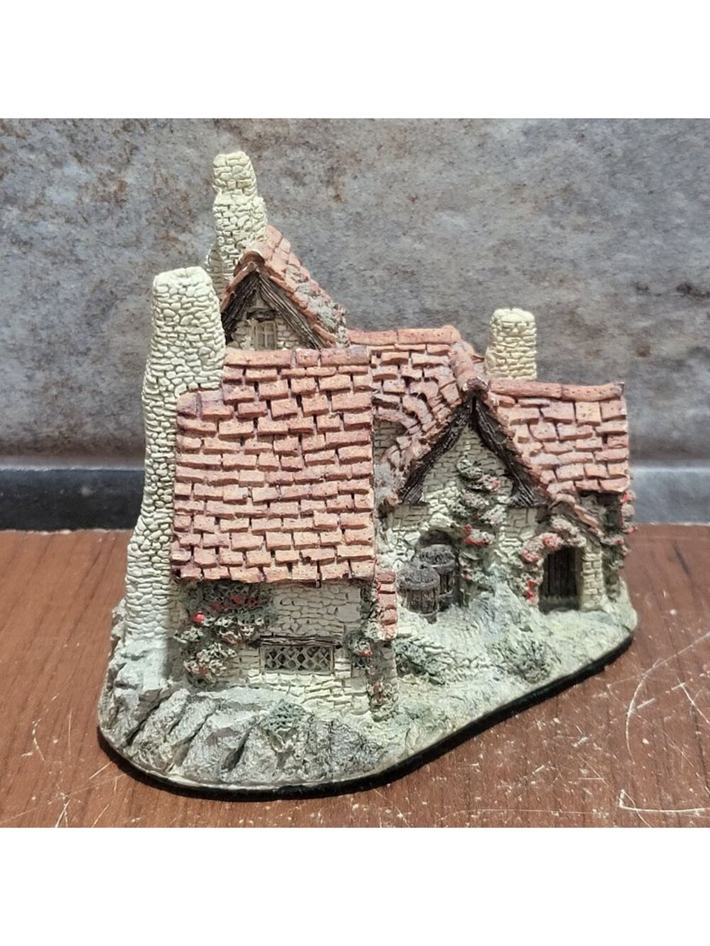 David Winter Green Dragon Pub Miniature Cottage Figurine 1983